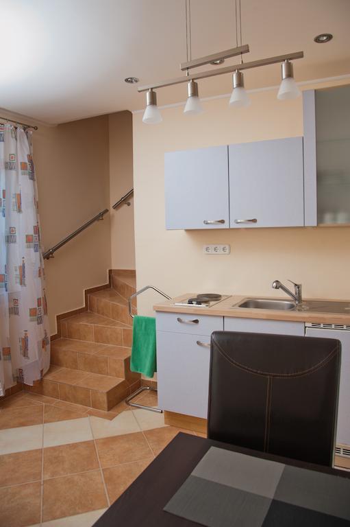 Alt Baden Apartement Dunaszekcso Oda fotoğraf