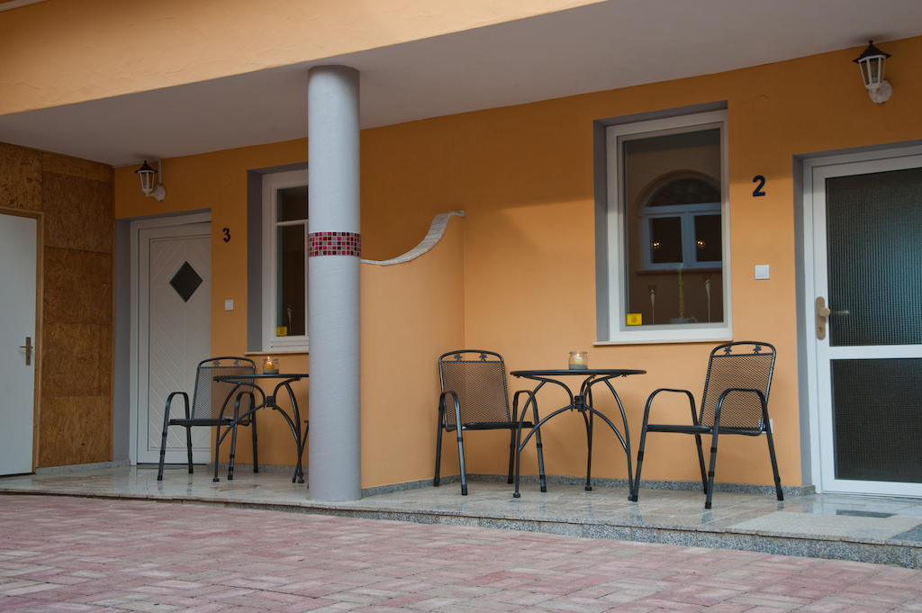 Alt Baden Apartement Dunaszekcso Dış mekan fotoğraf